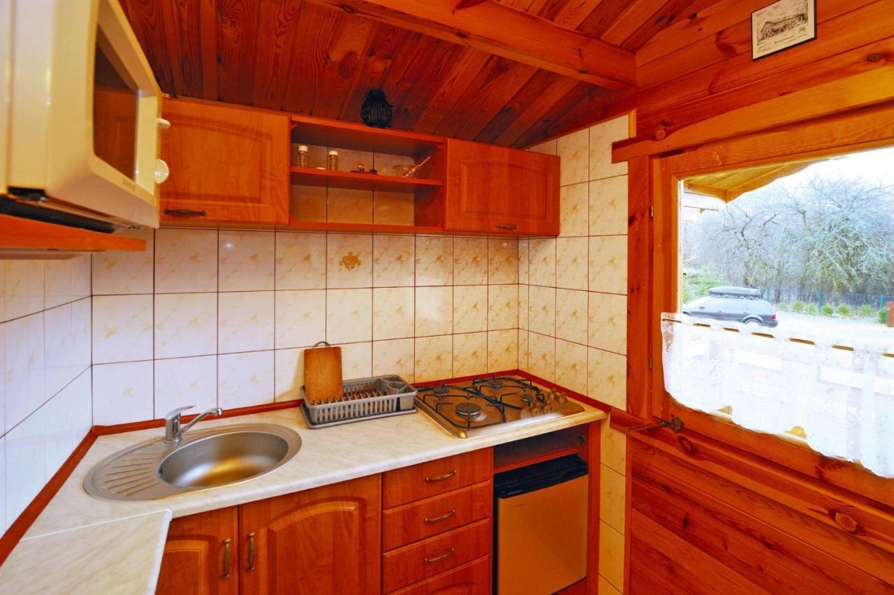 Holiday Home Close To The Lake Shore, Dabrowica Dabrowica  Kültér fotó